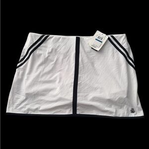 New women’s penguin tennis skirt/shorts XL